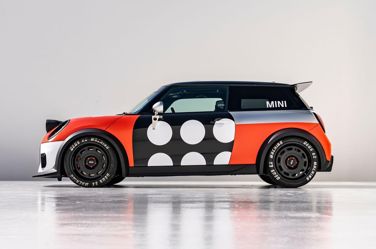 Δύο νέα Cooper JCW τιμούν την αγωνιστική κληρονομιά της ΜΙΝΙ